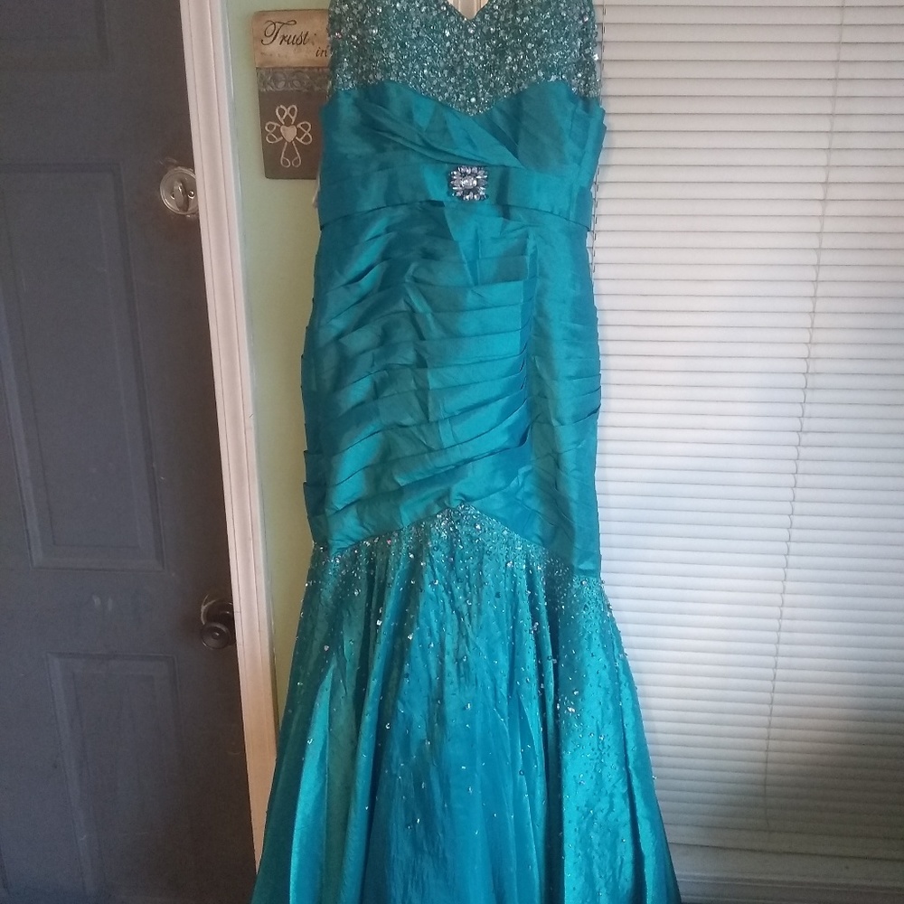 Brand new dress